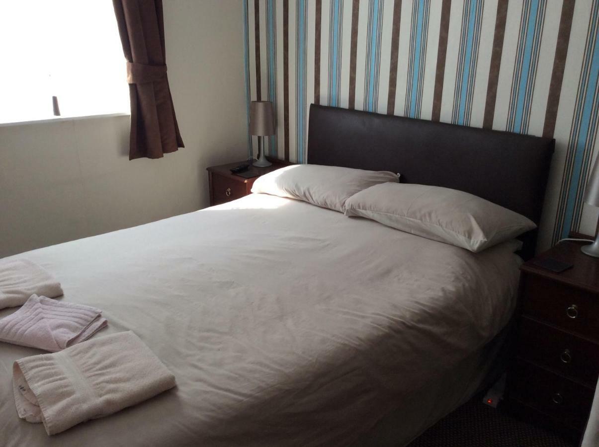 Lynton Hotel - Blackpool — Photos 1